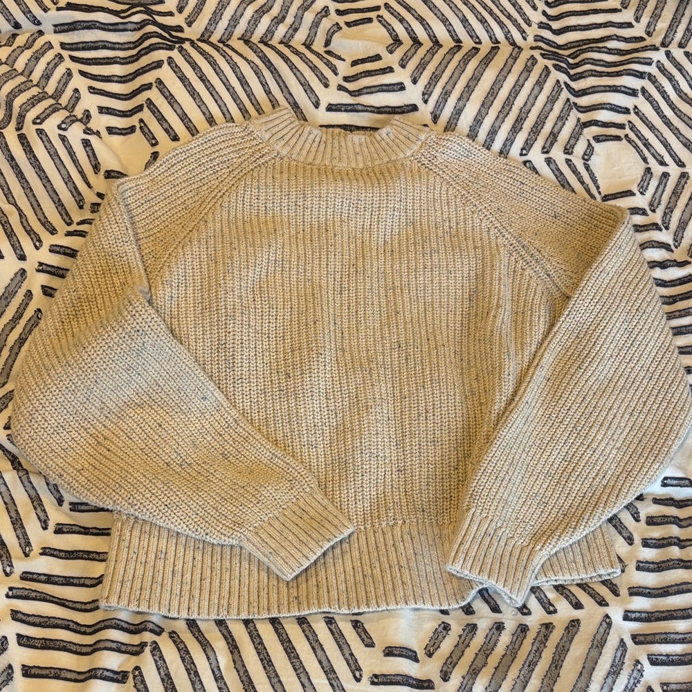 Old Navy Women's Beige Crew Neck Sweater